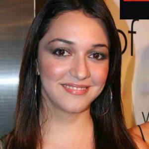 Nauheed Cyrusi