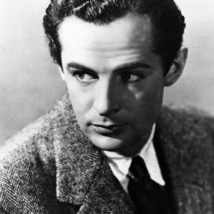 Derek Bond