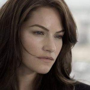 Kelly Overton