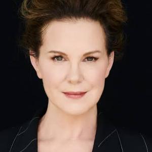 Elizabeth Perkins