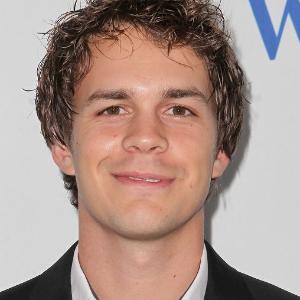 Johnny Simmons