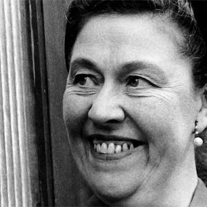 Peggy Mount