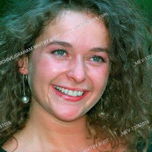 Julia Sawalha