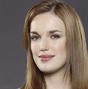 Elizabeth Henstridge