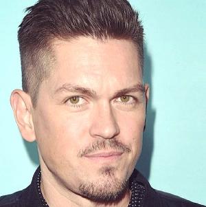 Steve Howey